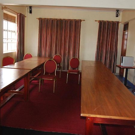 Serene Hotel Kampala Bagian luar foto