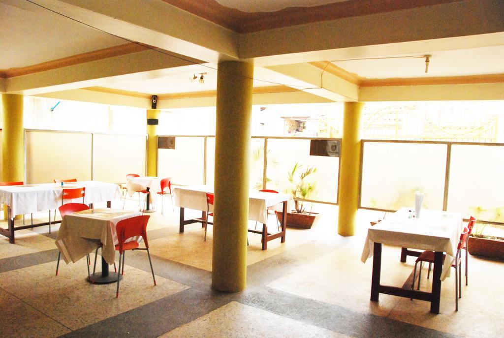 Serene Hotel Kampala Bagian luar foto