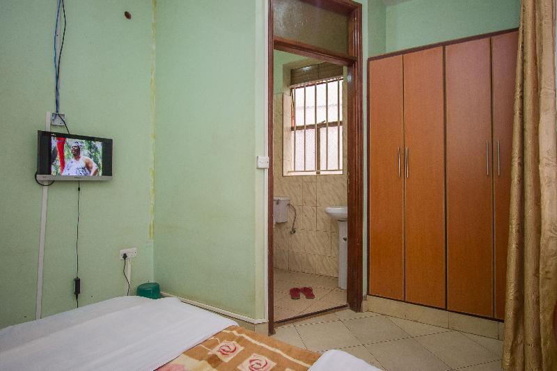 Serene Hotel Kampala Bagian luar foto